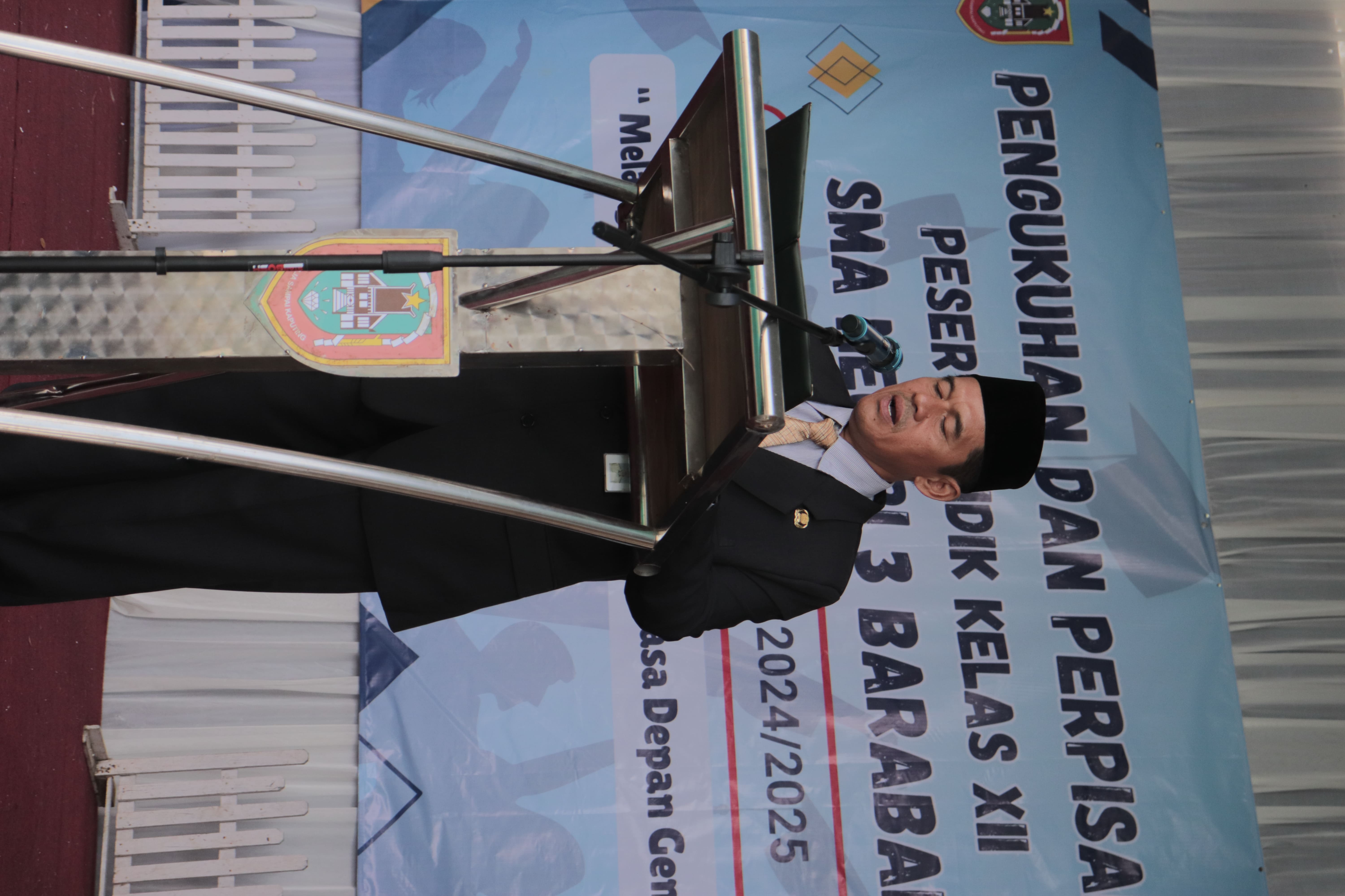 SMAN 3 Barabai Gelar Acara Pengukuhan dan Perpisahan Siswa Kelas XII Tahun Ajaran 2024/2025